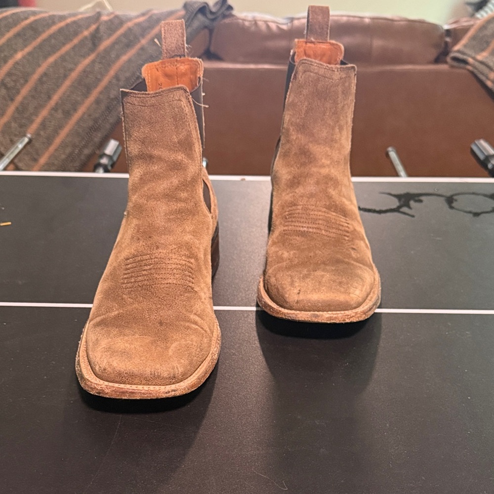 Elegant Brown Suede Chelsea Boots - Picture 4 of 5